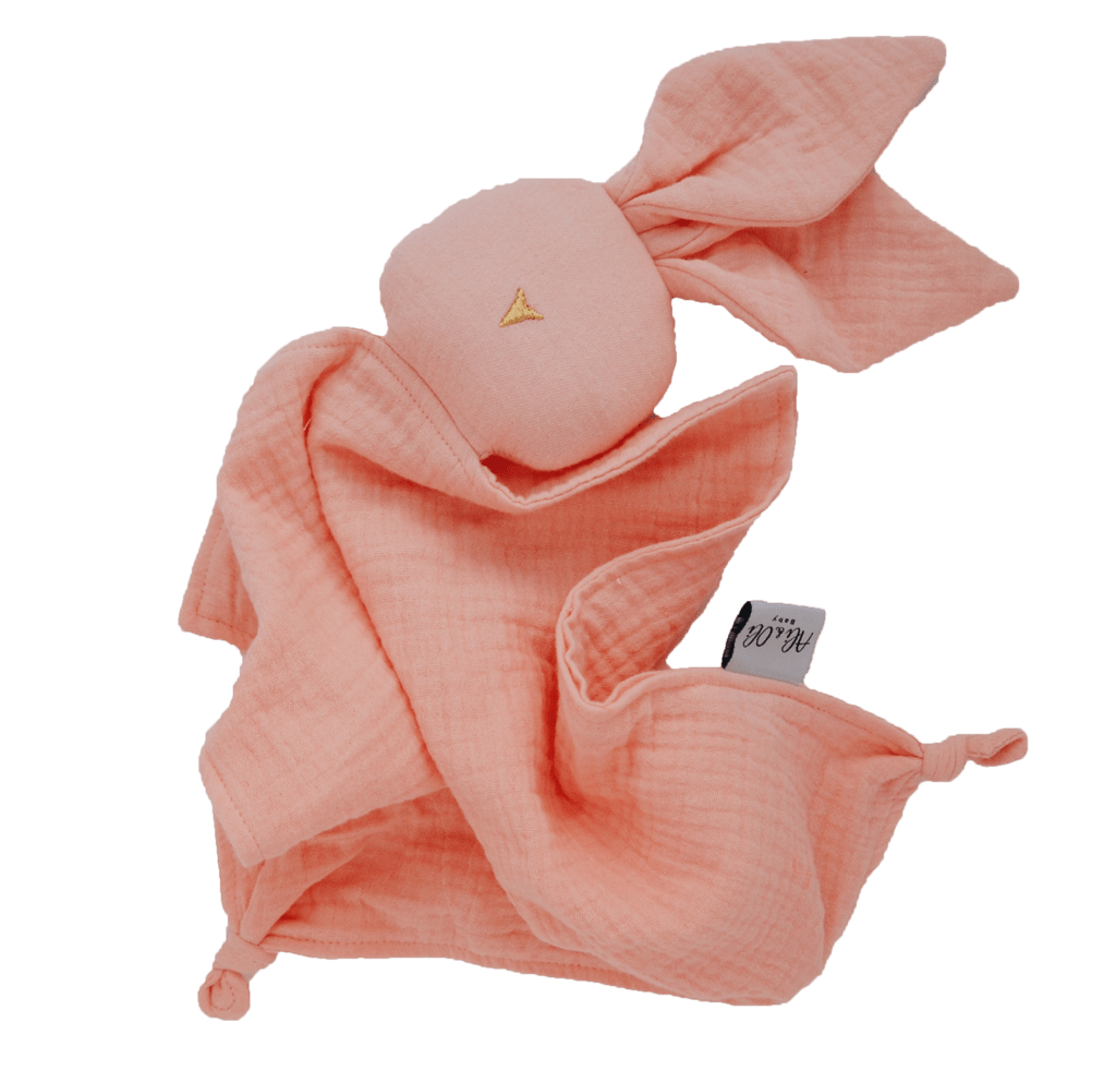 naninha de algodão em formato de coelho na cor rosa claro