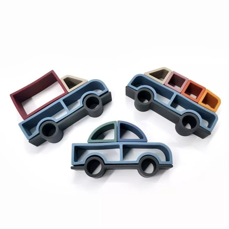 Quebra-cabeça com peças coloridas 3D em silicone que montadas formam 3 carros.