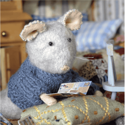 Sam – Pelúcia Infantil Sam & Julia | A Mansão dos Ratinhos