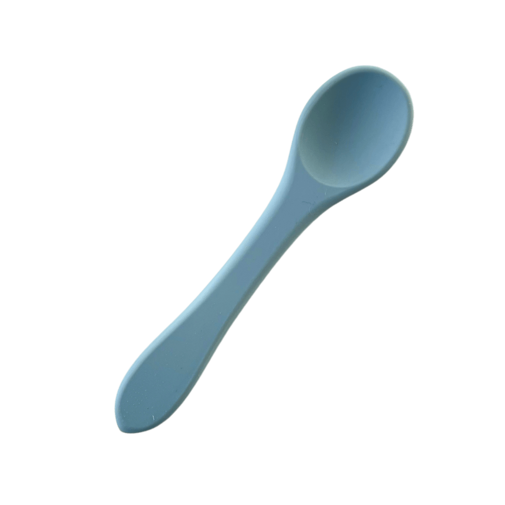 Colherzinha de silicone na cor azul ether.